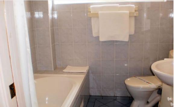 Lake Haven Motor Inn Gorokan Rom bilde